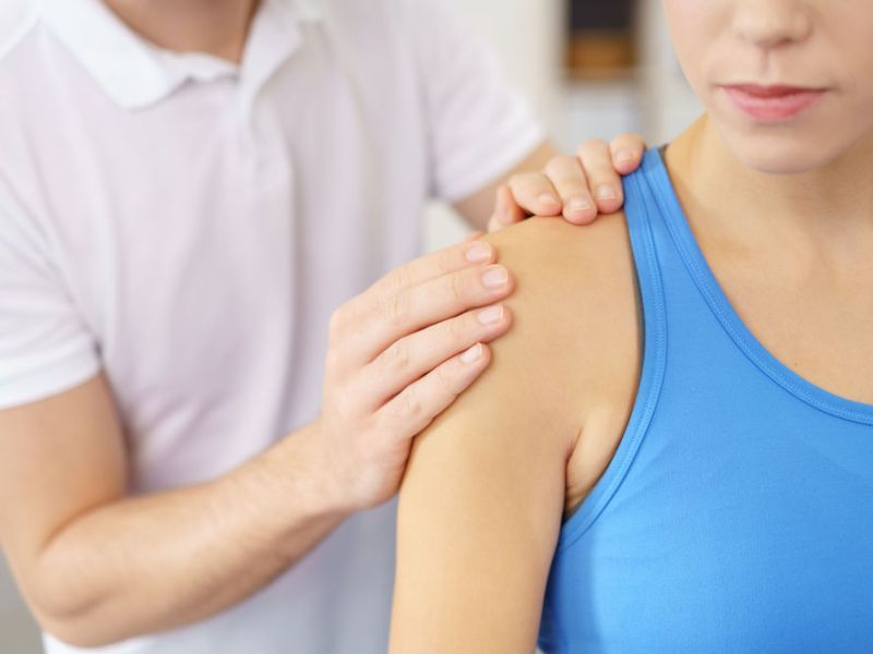 Douleurs à l’épaule : comment la somatopathie peut soulager les tendinites et capsulites en&nbsp;Île-de-France